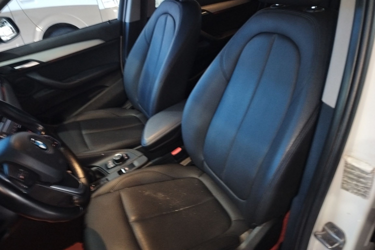 宝马X1 2019款 sDrive18Li 时尚型局部细节19