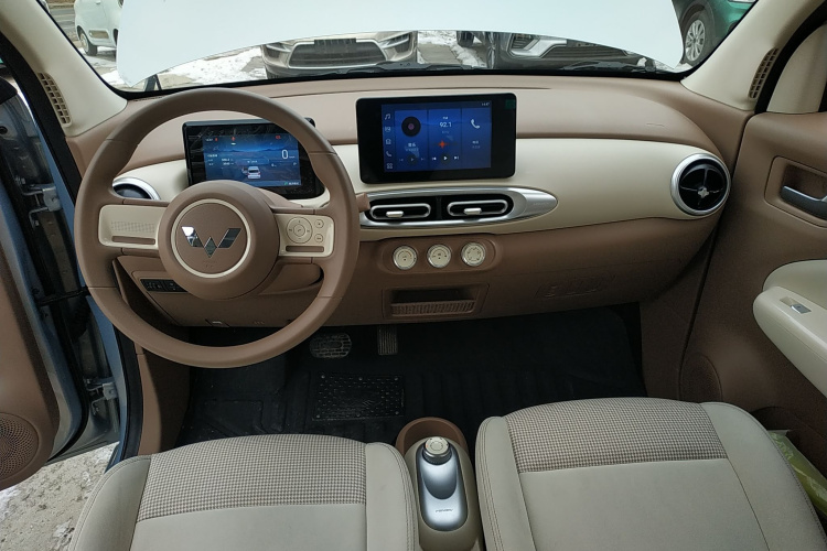 五菱汽车 宏光MINIEV 2025款 四门版 臻享+款中控内饰12