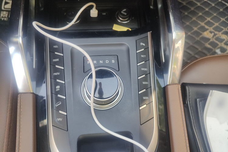 众泰T700 2017款 1.8T 双离合尊享型局部细节18