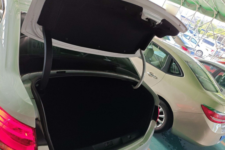 雪铁龙C4L 2015款 1.2T 自动尊贵版局部细节23