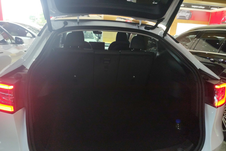 特斯拉 Model Y 2023款 长续航全轮驱动版机舱底盘23