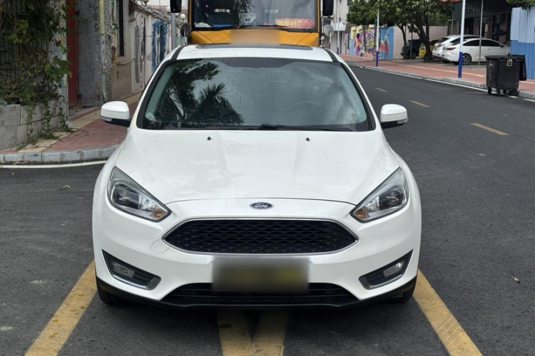 福特 福克斯 2015款 两厢 EcoBoost 180 自动精英型车身外观6001