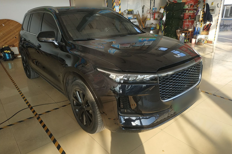 理想汽车 理想ONE 2021款 增程6座版车身外观3