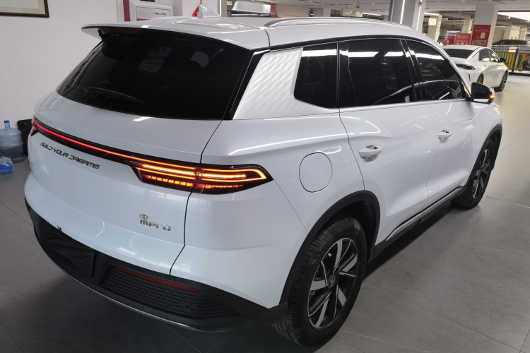 比亚迪 宋Pro新能源 2023款 冠军版 DM-i 71KM领航型车身外观7