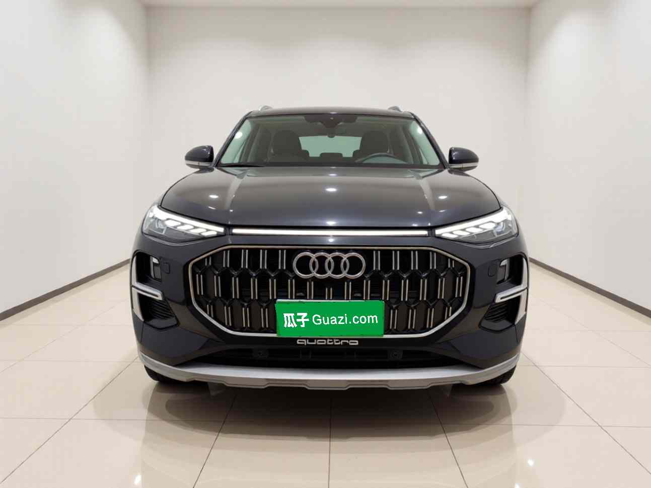 奥迪Q6 2025款 40 TFSI quattro 纪念版 羽林套装 7座(1)