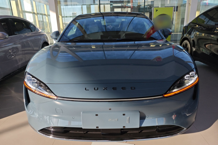 鸿蒙智行 智界S7 2024款 Max 后驱长航智驾版车身外观2