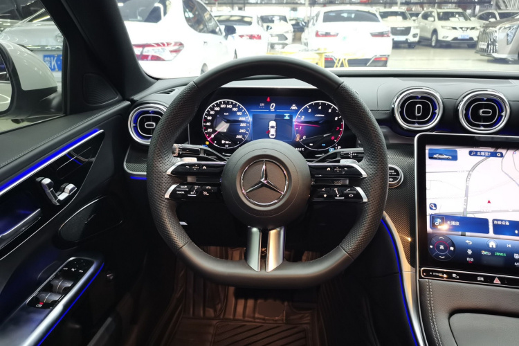 奔驰C级 2025款 C 260 L 运动版中控内饰13