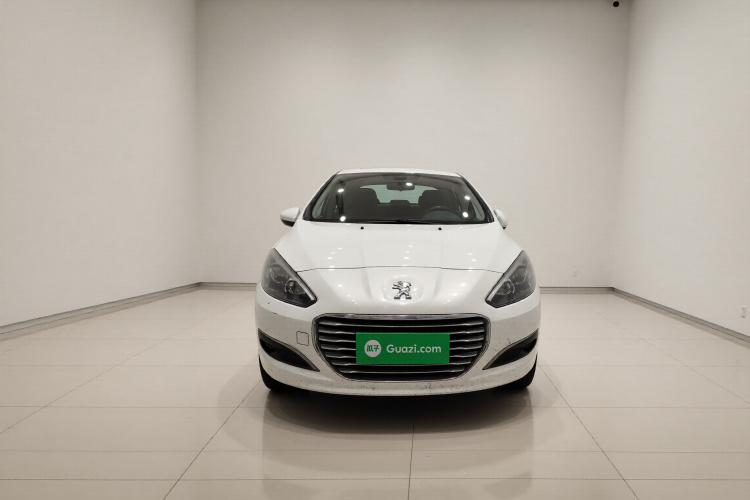 标致308 2014款 乐享版 经典 1.6L 手动风尚型车身外观2