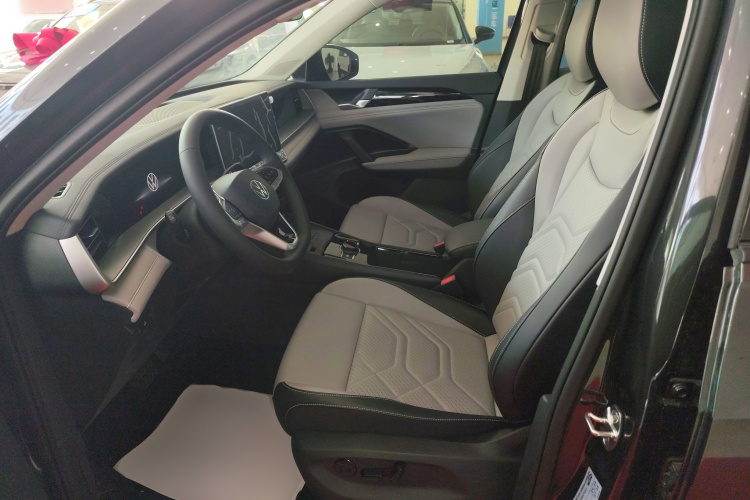 大众 2025款 探岳L 300TSI 两驱精英局部细节19