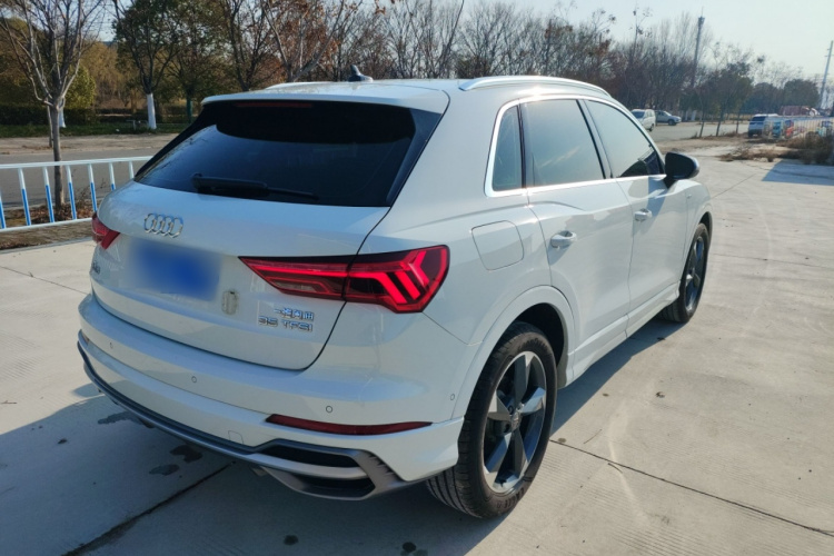 奥迪Q3 2021款 35 TFSI 时尚动感型车身外观7