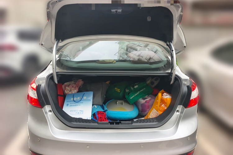 福特 福克斯 2012款 三厢 1.6L 自动舒适型局部细节23