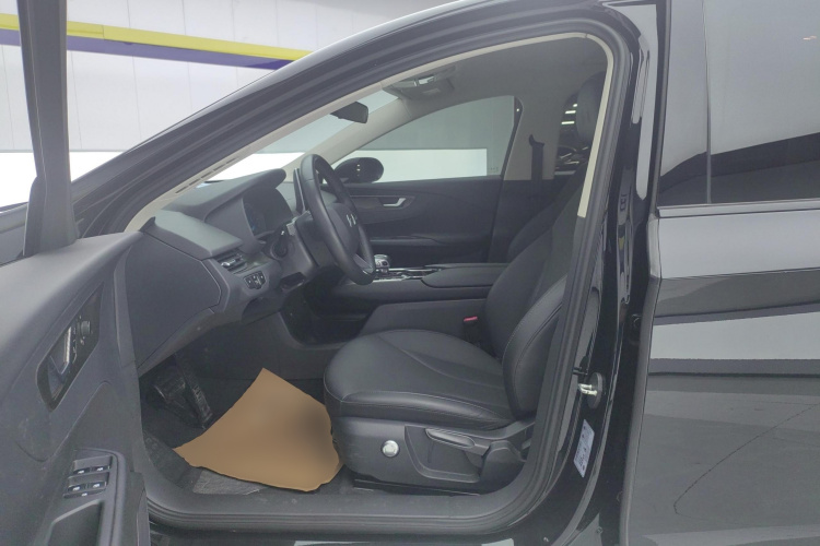 红旗E-QM5 2022款 431km 充电乐享版中控内饰19