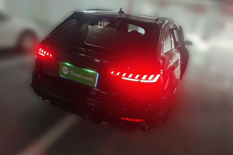 奥迪RS 4 2021款 RS4 Avant 黑曜版车身外观7