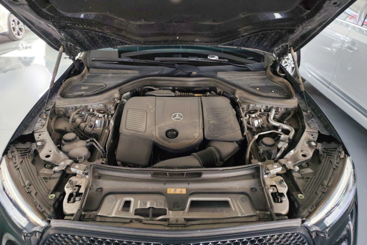 奔驰GLC 2023款 GLC 300 L 4MATIC 动感型 7座机舱底盘24