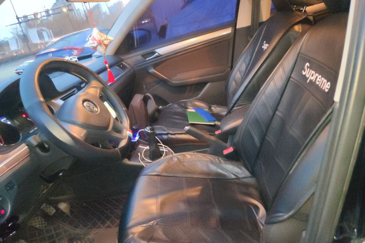 大众 宝来 2016款 1.6L 手动时尚型中控内饰19