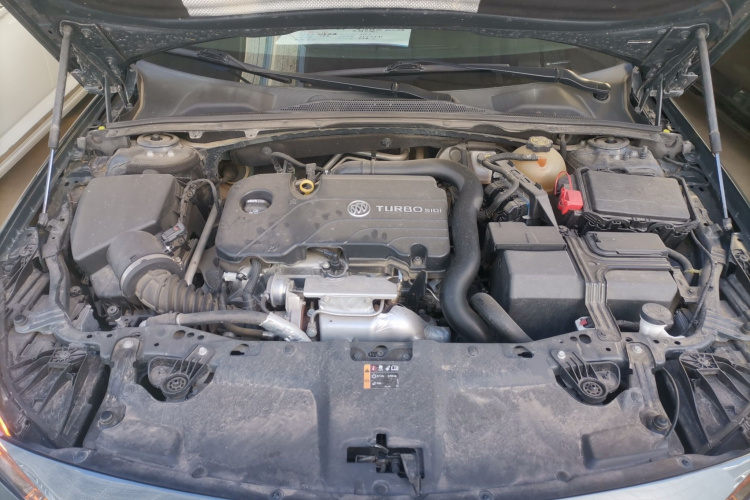 别克 君威 2019款 20T 豪华型 国VI机舱底盘24