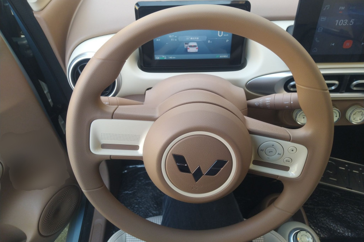 五菱汽车 宏光MINIEV 2025款 四门版 臻享+款中控内饰13