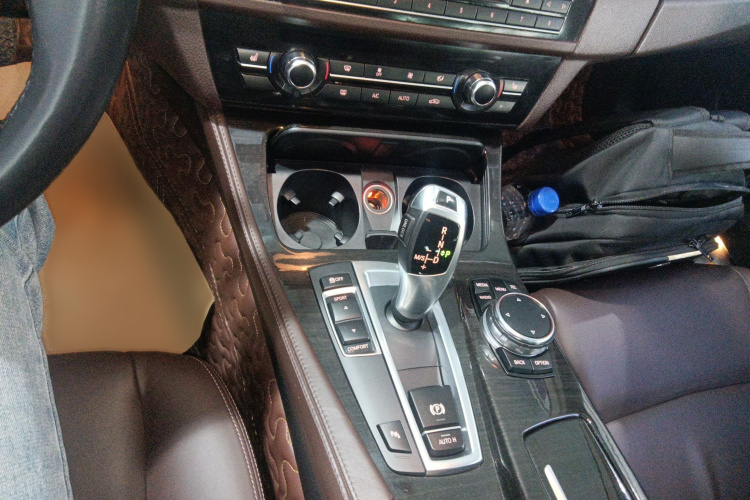 宝马5系 2014款 525Li 豪华设计套装局部细节18