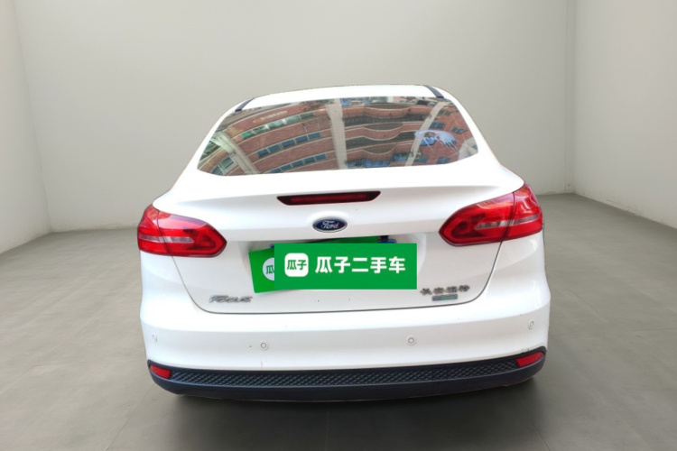 福特 福克斯 2015款 三厢 EcoBoost 125 自动超能风尚型车身外观6