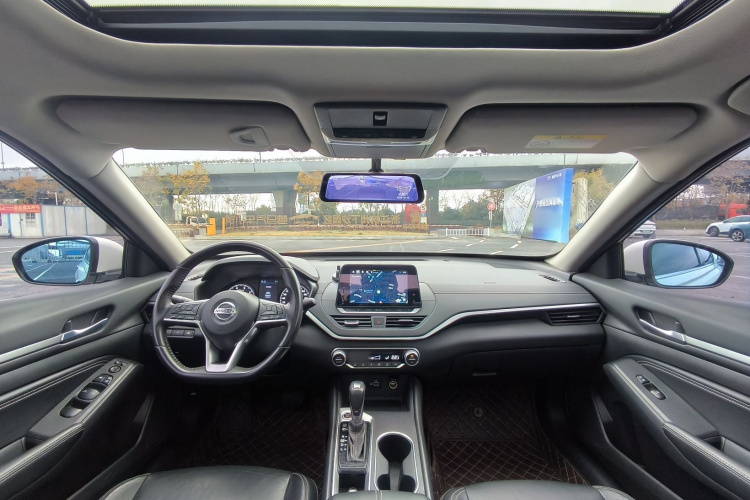 日产 天籁 2019款 2.0L XL 舒适版中控内饰7008