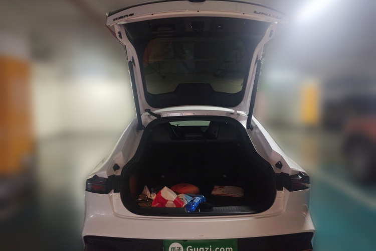 长安UNI-V 2025款 第三代 2.0T 劲速型局部细节23