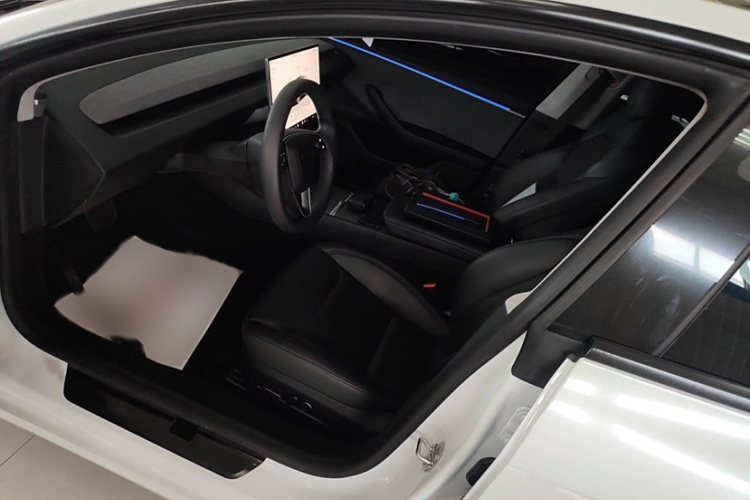 特斯拉 Model 3 2023款 后轮驱动版中控内饰7006