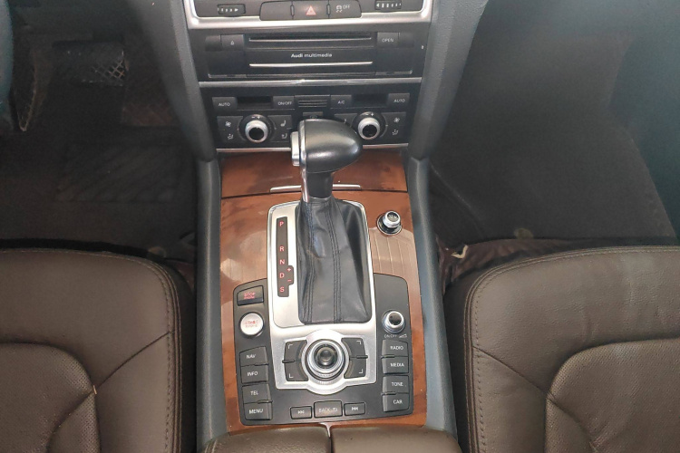 奥迪Q7 2015款 35 TFSI 进取型局部细节18