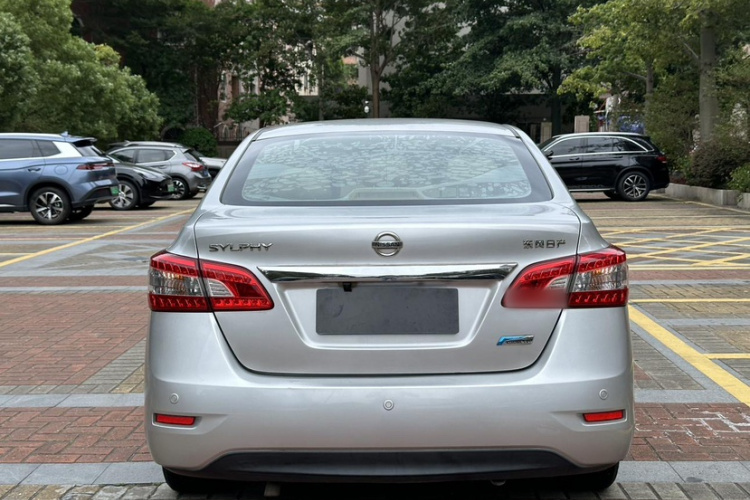 日产 轩逸 2012款 1.6XL CVT豪华版车身外观6007