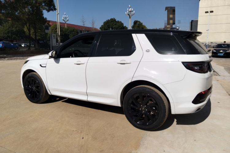 路虎 发现运动版 2022款 改款 249PS R-Dynamic S 性能版 5座车身外观4