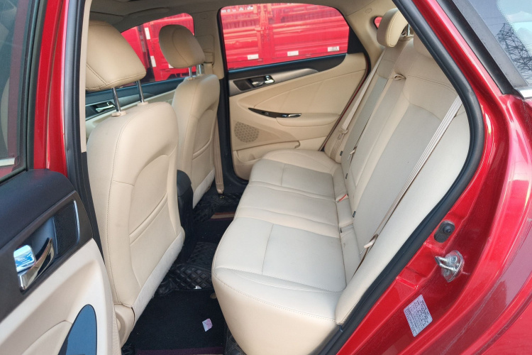 长安 逸动 2016款 1.6L 手动风尚型中控内饰21