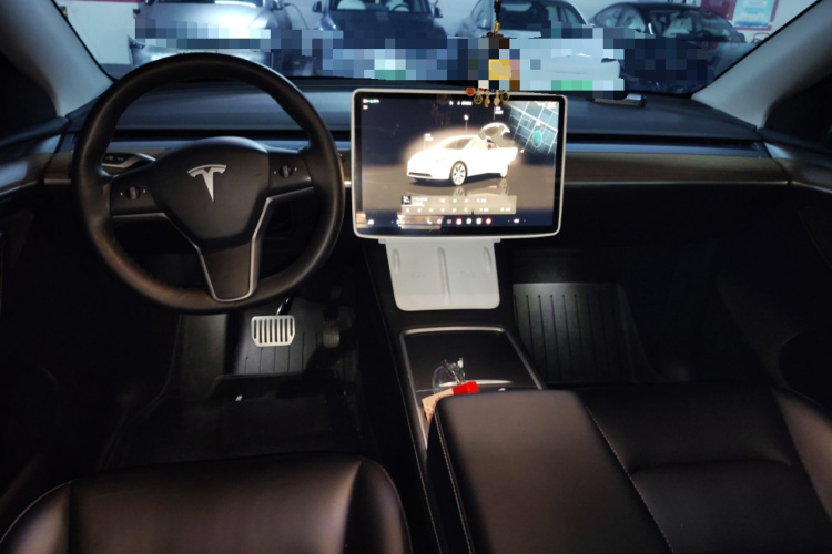 特斯拉 Model Y 2022款 长续航全轮驱动版中控内饰12