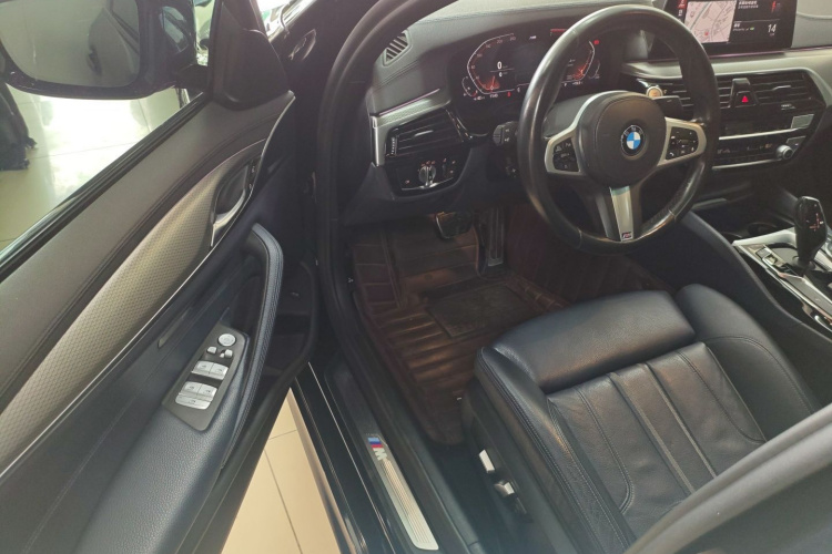 宝马5系(进口) 2020款 525i M运动套装中控内饰20