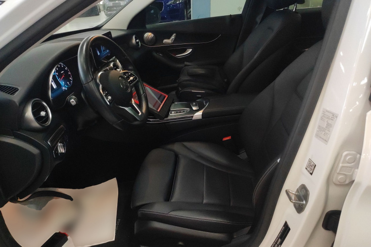 奔驰C级(进口) 2020款 C 200 旅行轿车中控内饰19