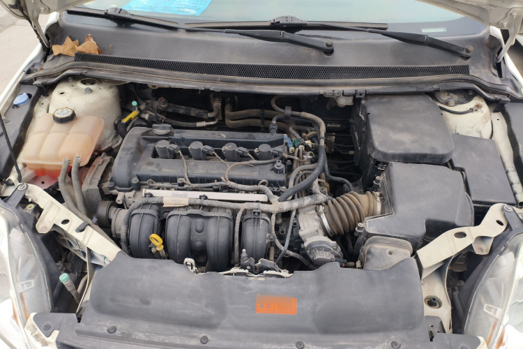 福特 福克斯 2013款 三厢经典 1.8L 手动基本型机舱底盘24