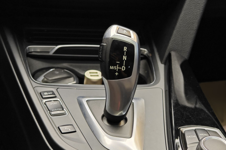 宝马3系 2018款 320Li 时尚型局部细节18