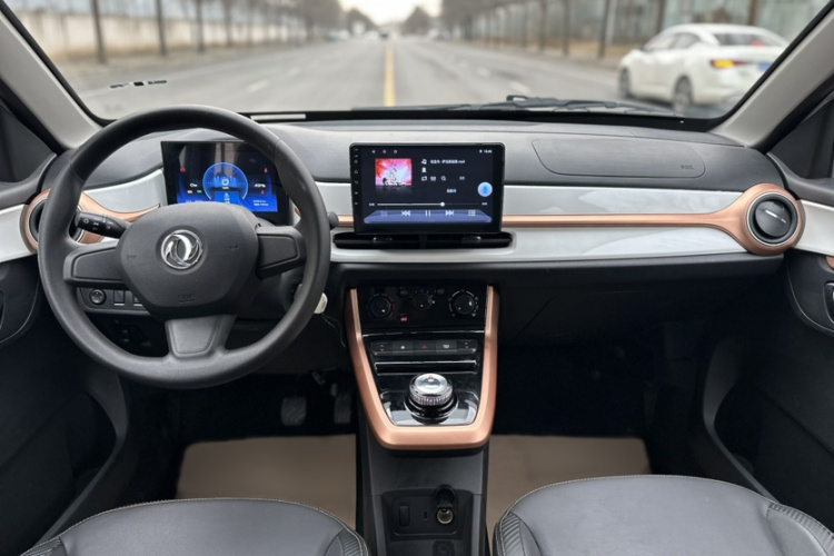 东风纳米EX1 2023款 PRO 轻风版闪电型中控内饰7009