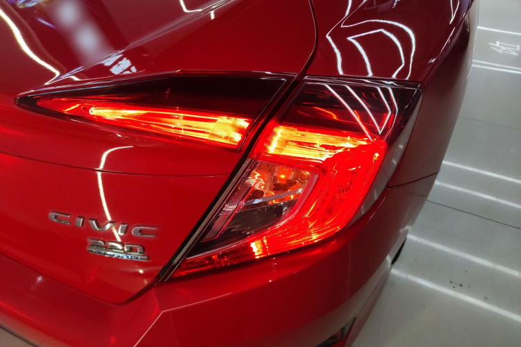 本田 思域 2016款 220TURBO CVT豪华版车身外观9