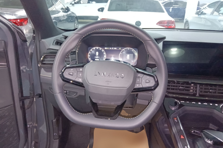 领克06 2023款 Remix 1.5T 劲Halo中控内饰13