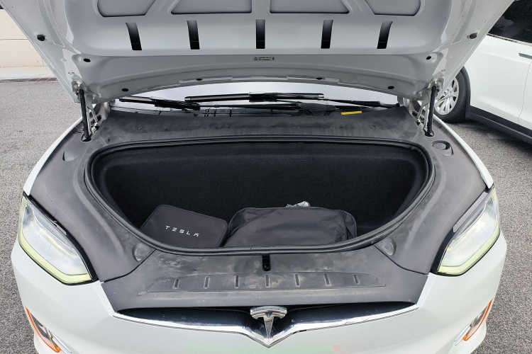 特斯拉 Model X 2019款 长续航版机舱底盘24