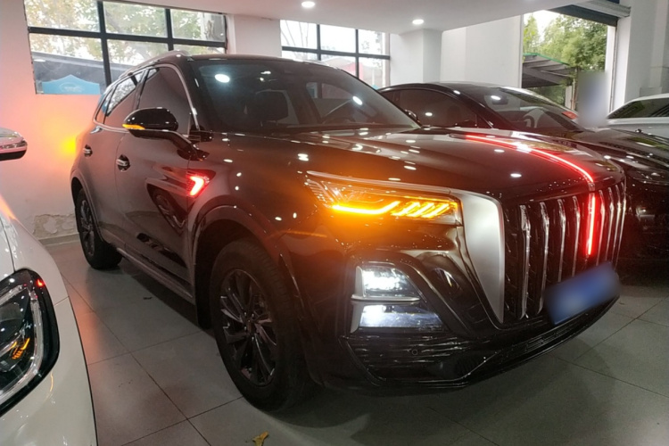 红旗HS5 2023款 2.0T 旗享Pro版车身外观3