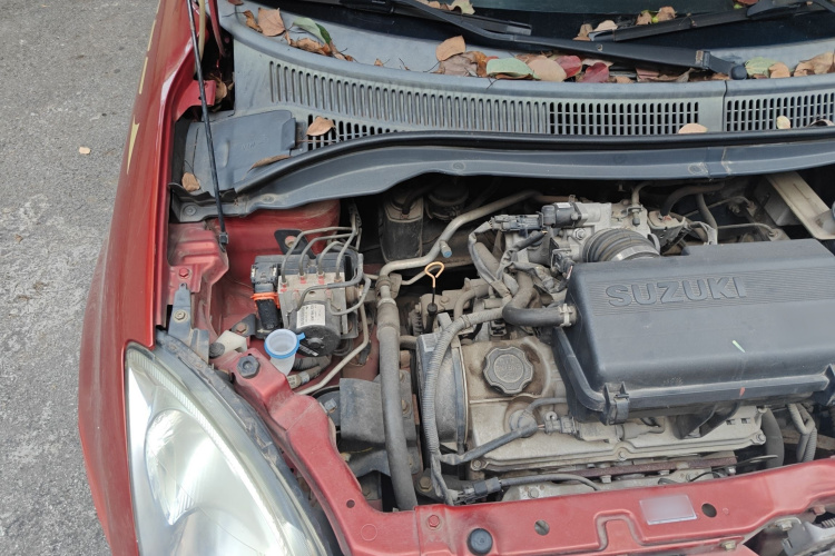 铃木 雨燕 2013款 1.3L 手动超值版局部细节9006