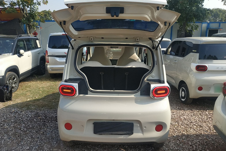 五菱汽车 宏光MINIEV 2024款 第三代 215km 进阶版机舱底盘23