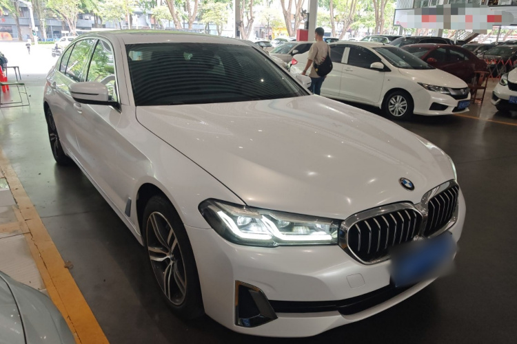宝马5系 2021款 530Li 领先型 豪华套装车身外观3