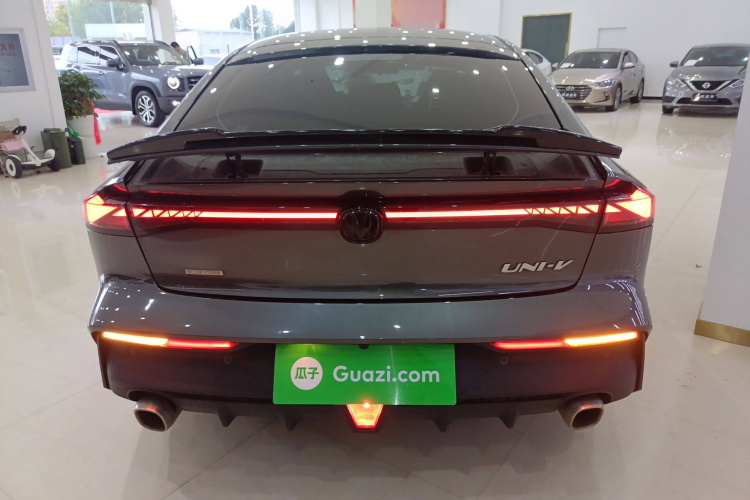 长安UNI-V 2023款 1.5T 尊贵型车身外观6004