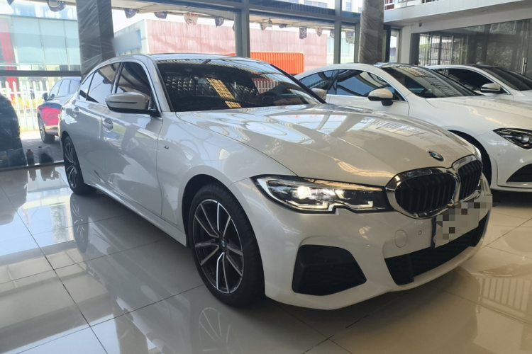 宝马3系 2022款 325Li M运动套装车身外观3