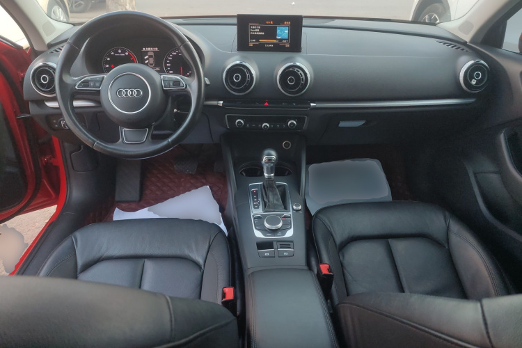 奥迪A3 2016款 Limousine 35 TFSI 风尚型中控内饰12