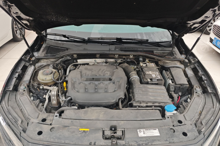 大众 帕萨特 2025款 出众款 380TSI 星空龙腾版机舱底盘24