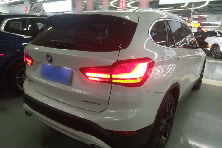 宝马X1 2021款 改款 sDrive20Li 时尚型车身外观7