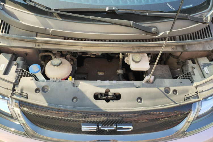 比亚迪 海豚 2021款 405km 时尚版机舱底盘24