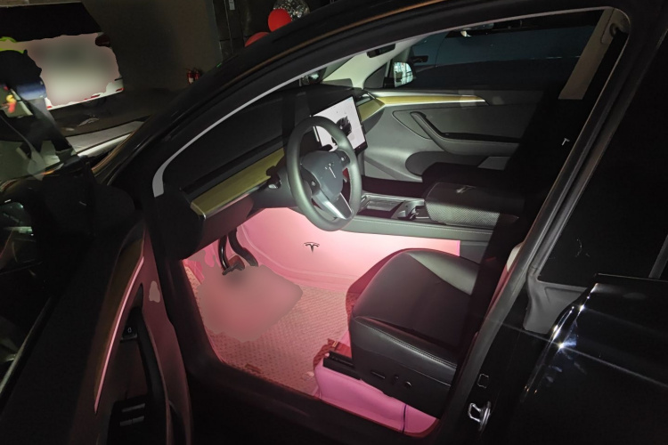 特斯拉 Model Y 2022款 改款 后轮驱动版中控内饰20